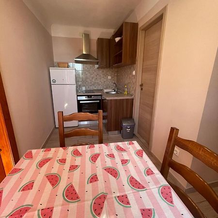 Crveni Apartman Cres Esterno foto
