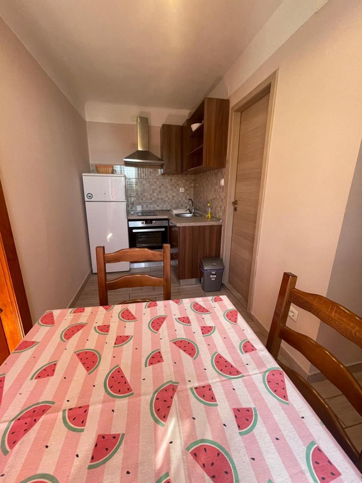 Crveni Apartman Cres Esterno foto