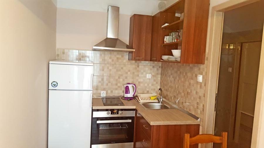 Crveni Apartman Cres Esterno foto