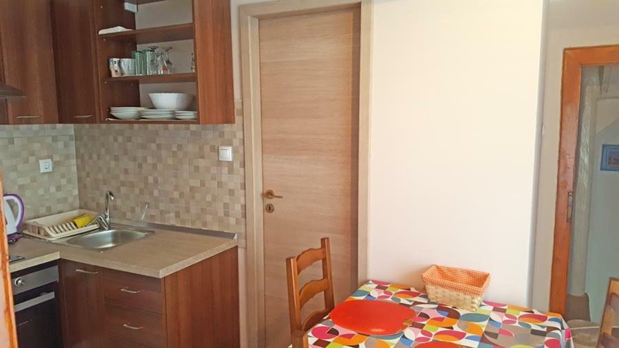 Crveni Apartman Cres Esterno foto