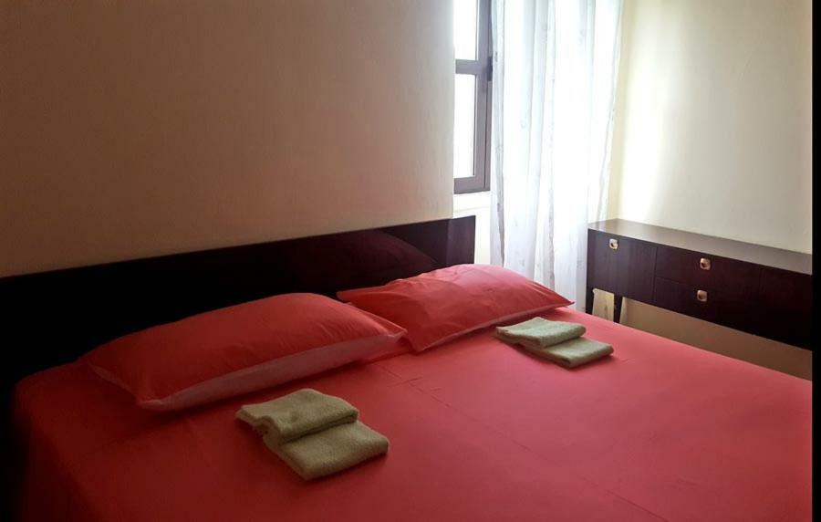 Crveni Apartman Cres Esterno foto